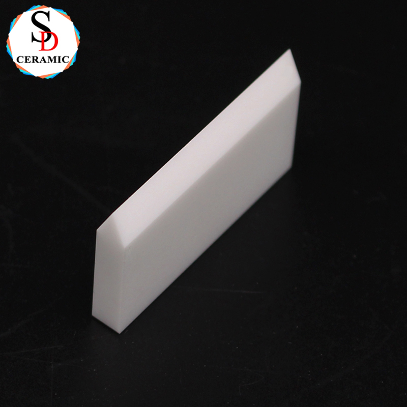 Ceramic vs. Cemented Carbide Cutting Tools: Core Pros